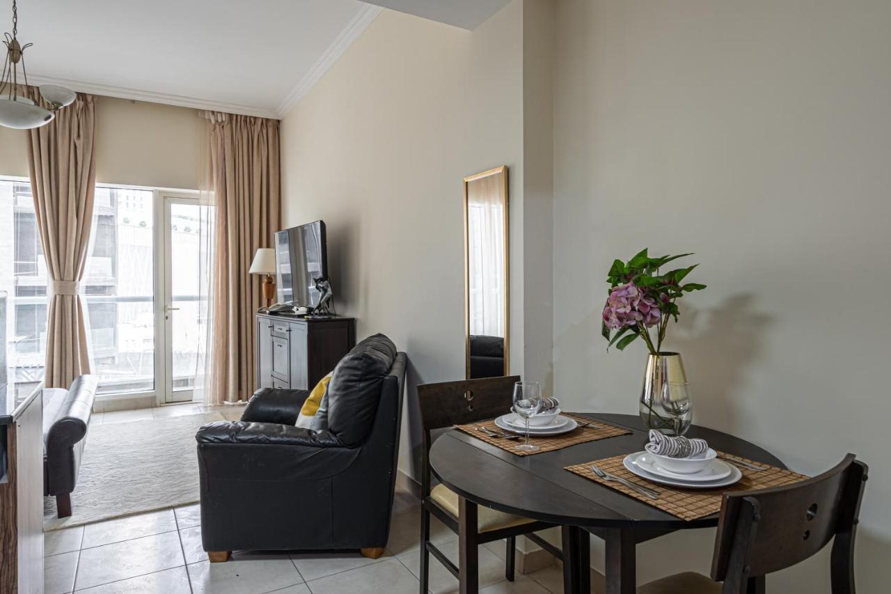 Higuests - Spacious Studio With City Views Near Dubai Mall Екстериор снимка