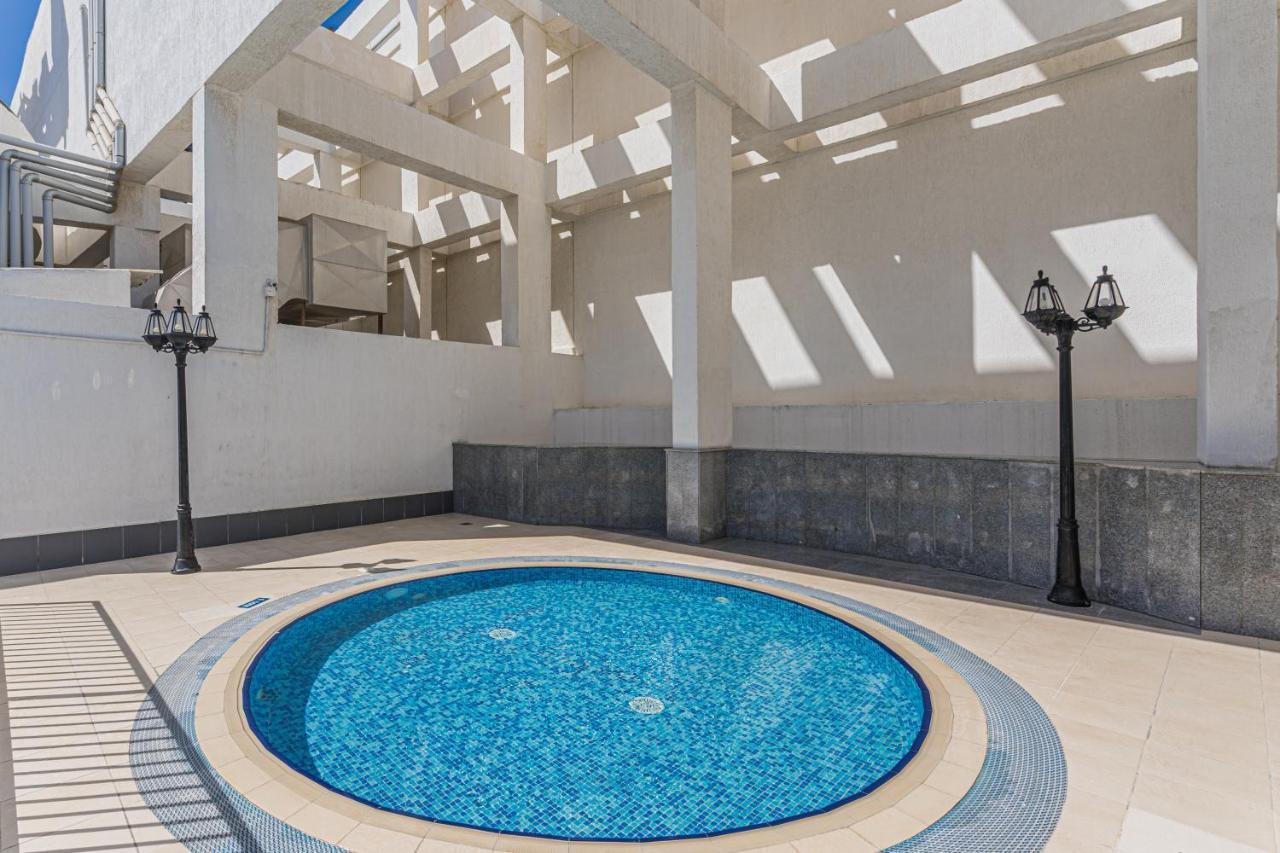 Higuests - Spacious Studio With City Views Near Dubai Mall Екстериор снимка